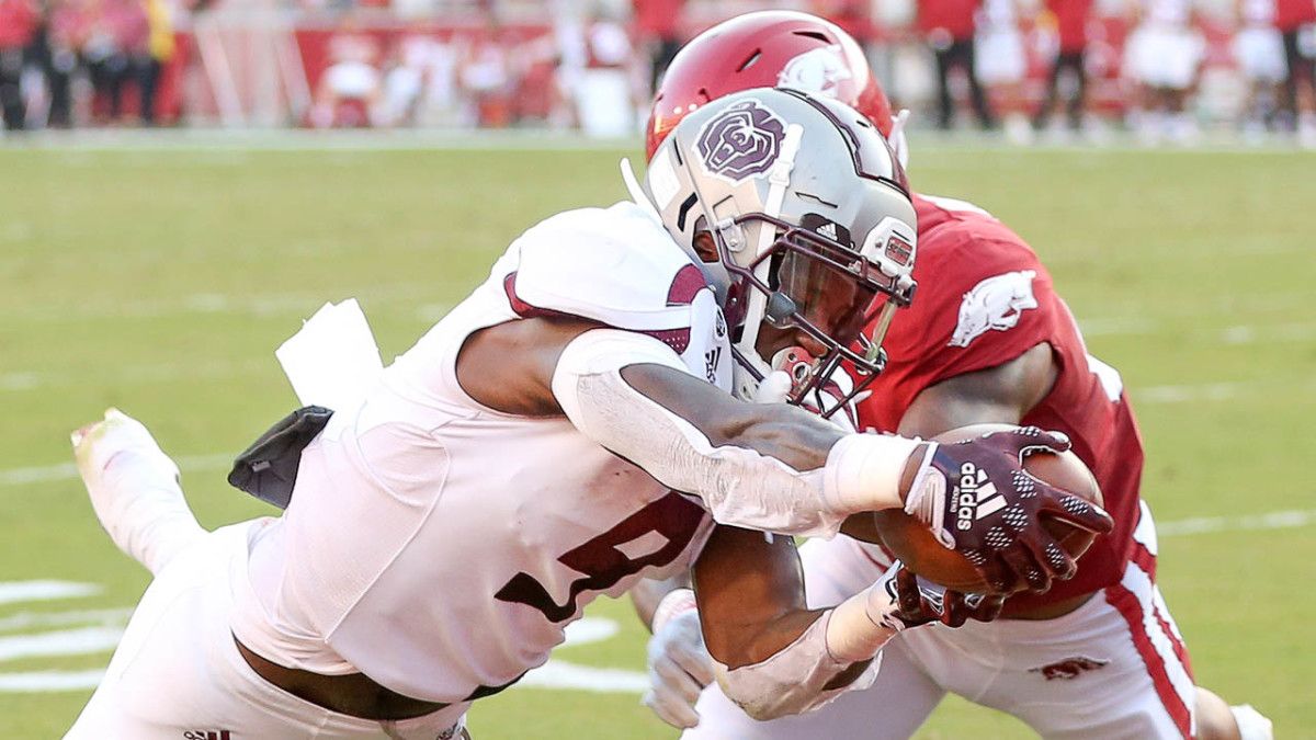 Arkansas Razorbacks — player action photograph