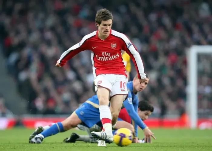 Arsenal — player action photograph