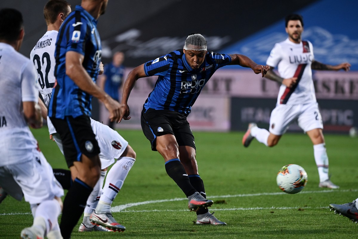Atalanta — player action photograph