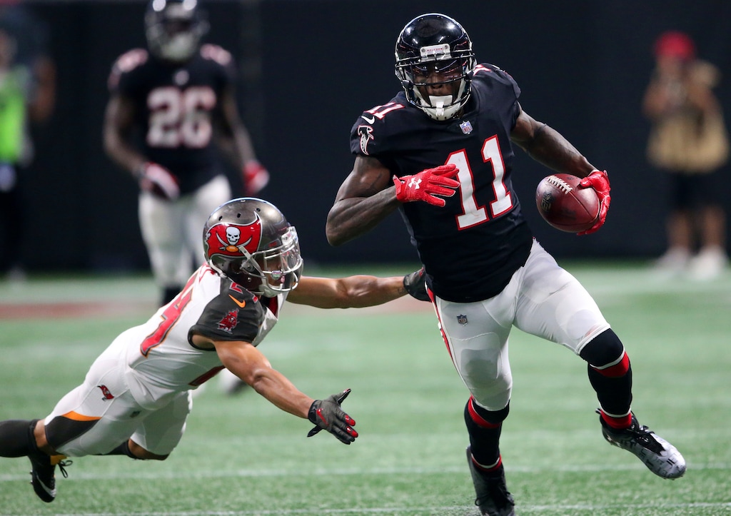 Atlanta Falcons — player action photograph