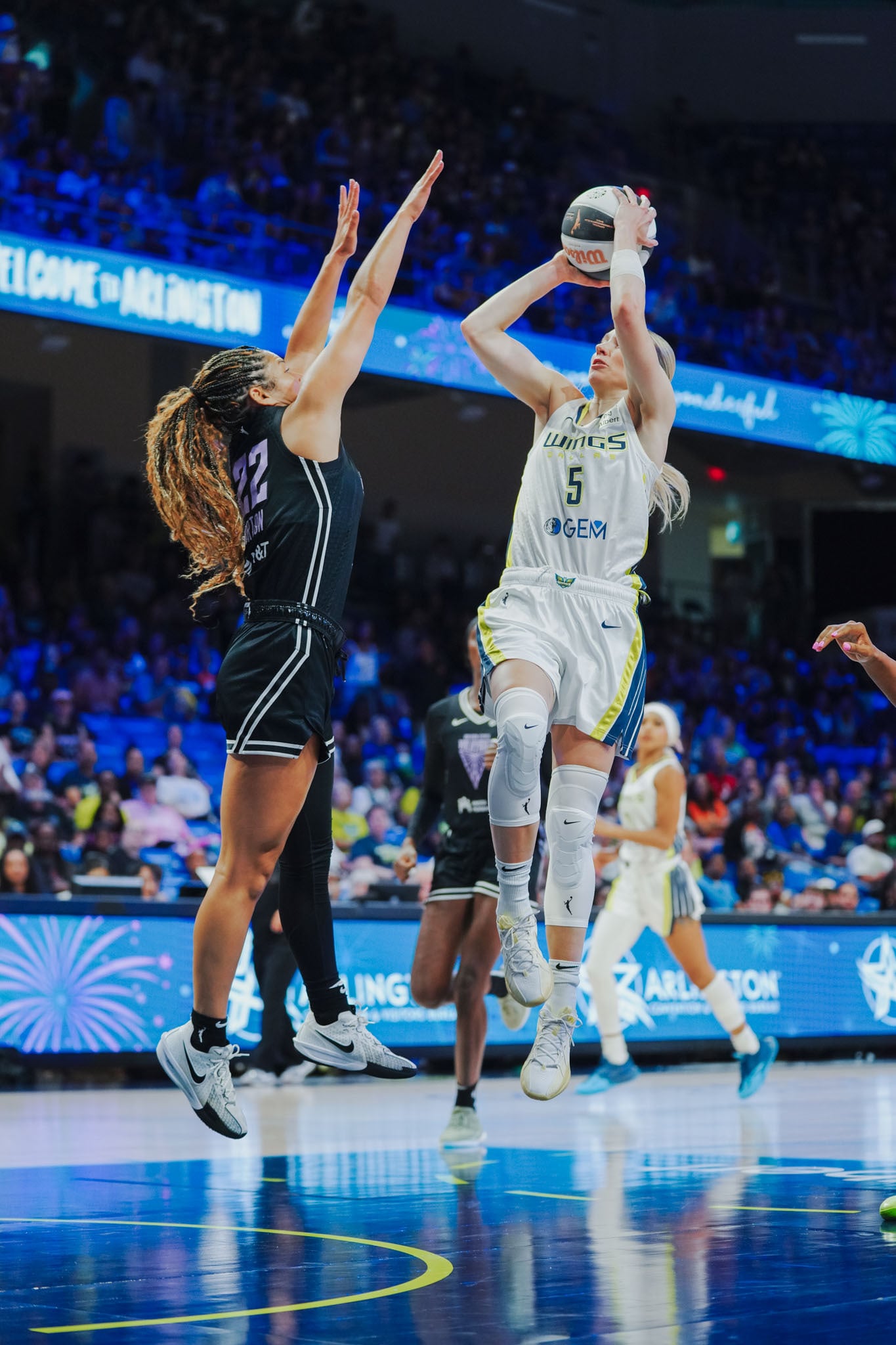 Dallas Wings — player action photograph