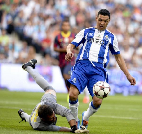 FC Porto — player action photograph