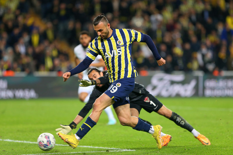 Fenerbahce — player action photograph