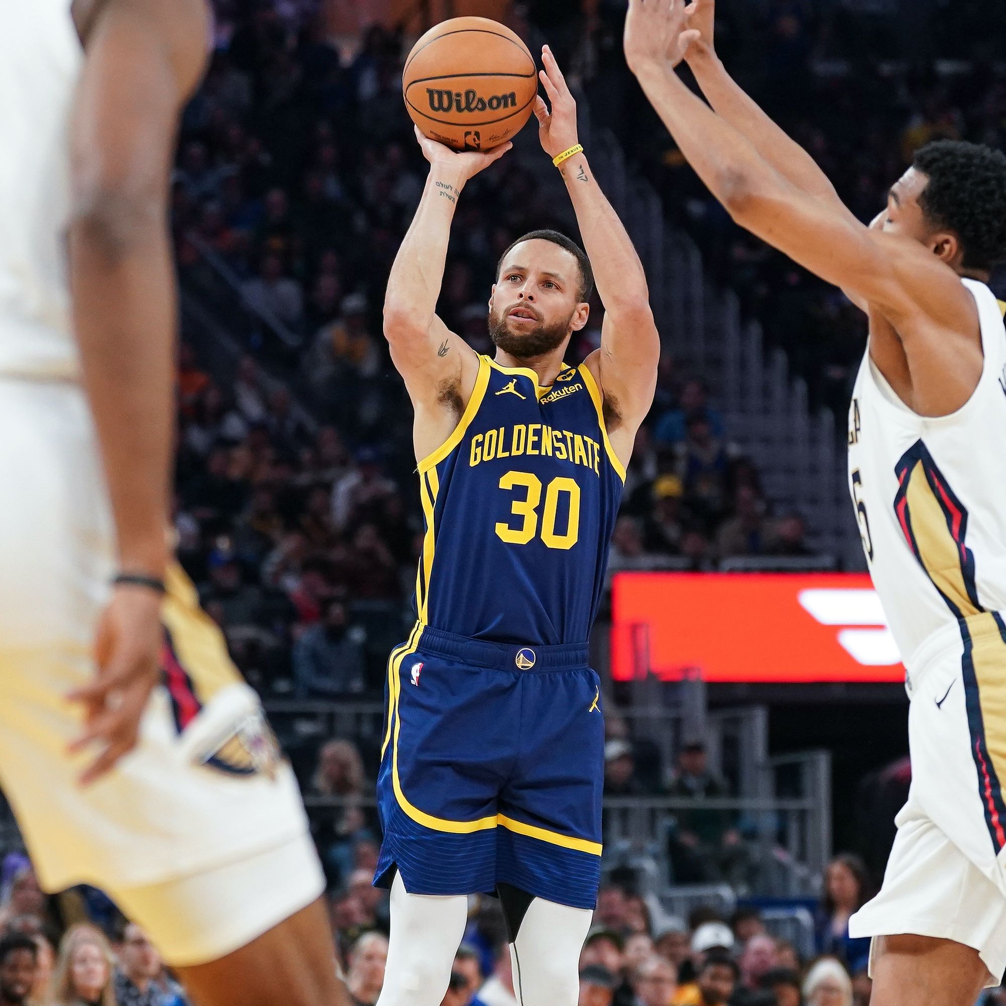 Golden State Warriors — player action photograph