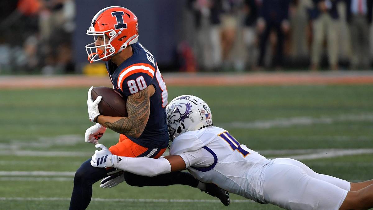 Illinois Fighting Illini — player action photograph