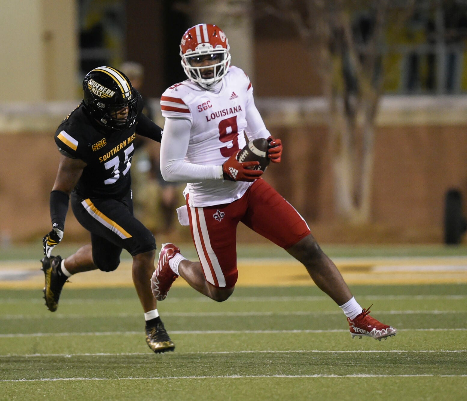 Louisiana Ragin' Cajuns — player action photograph