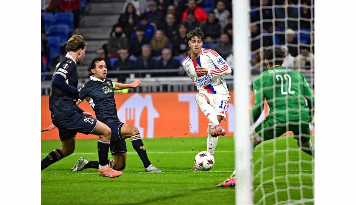 Lyon — player action photograph