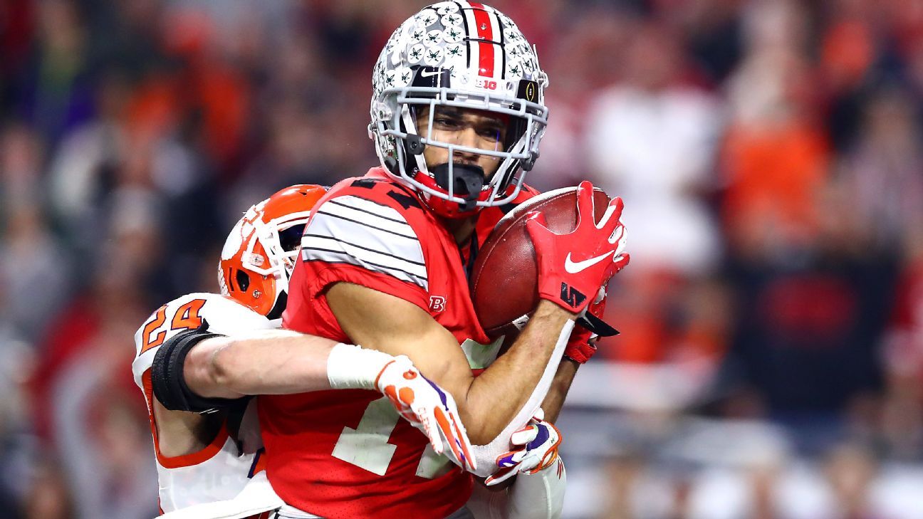 Ohio State Buckeyes — player action photograph