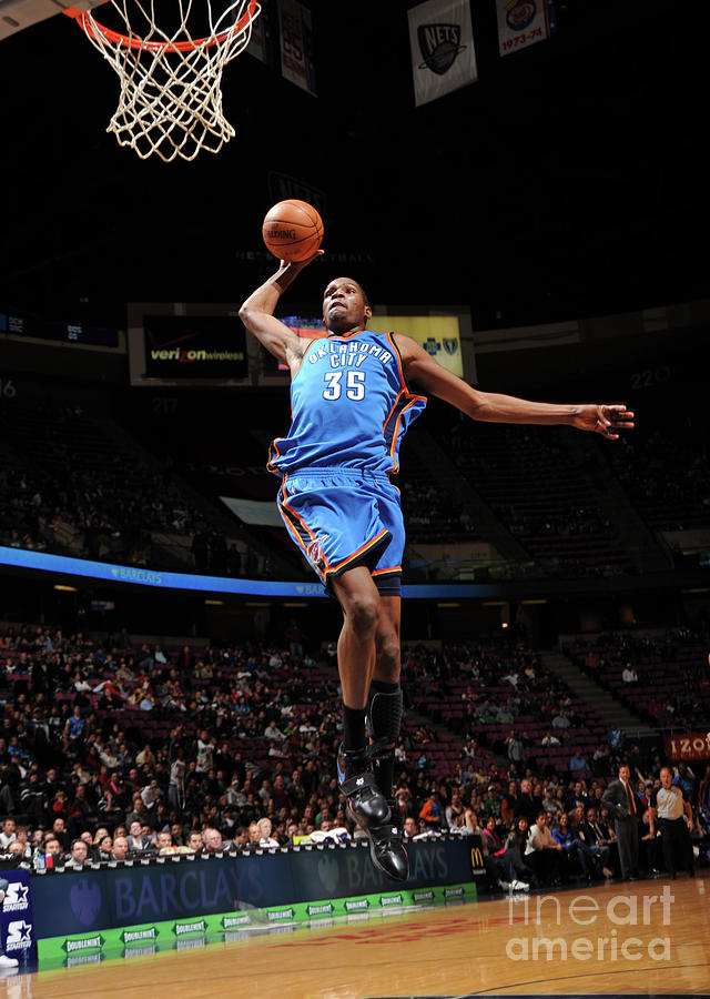 Oklahoma City Thunder — player action photograph