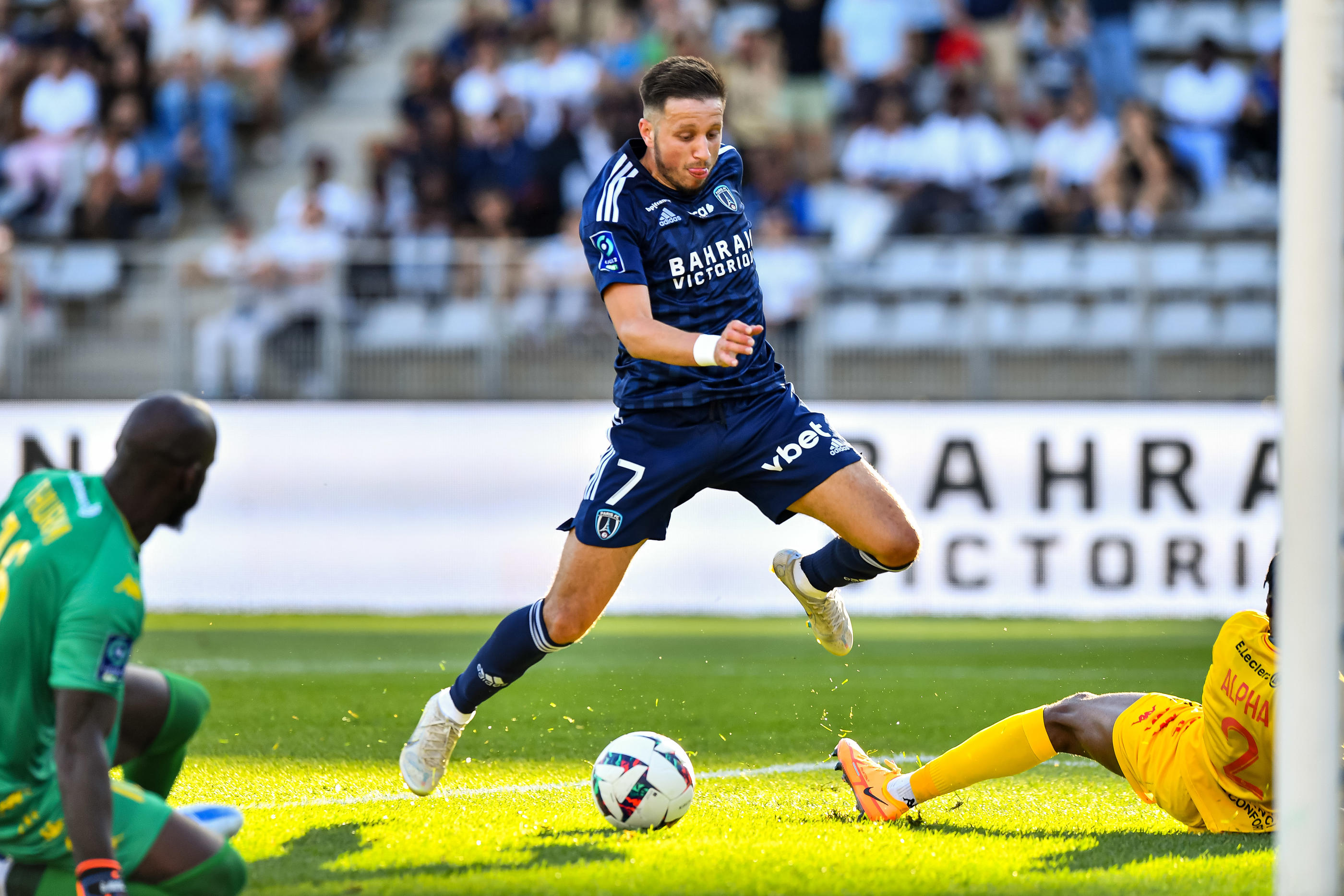 Paris FC — player action photograph