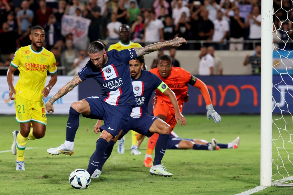 Paris Saint-Germain — player action photograph