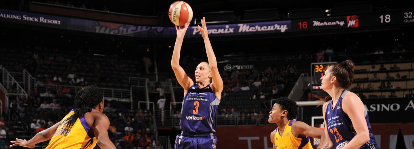 Phoenix Mercury — player action photograph