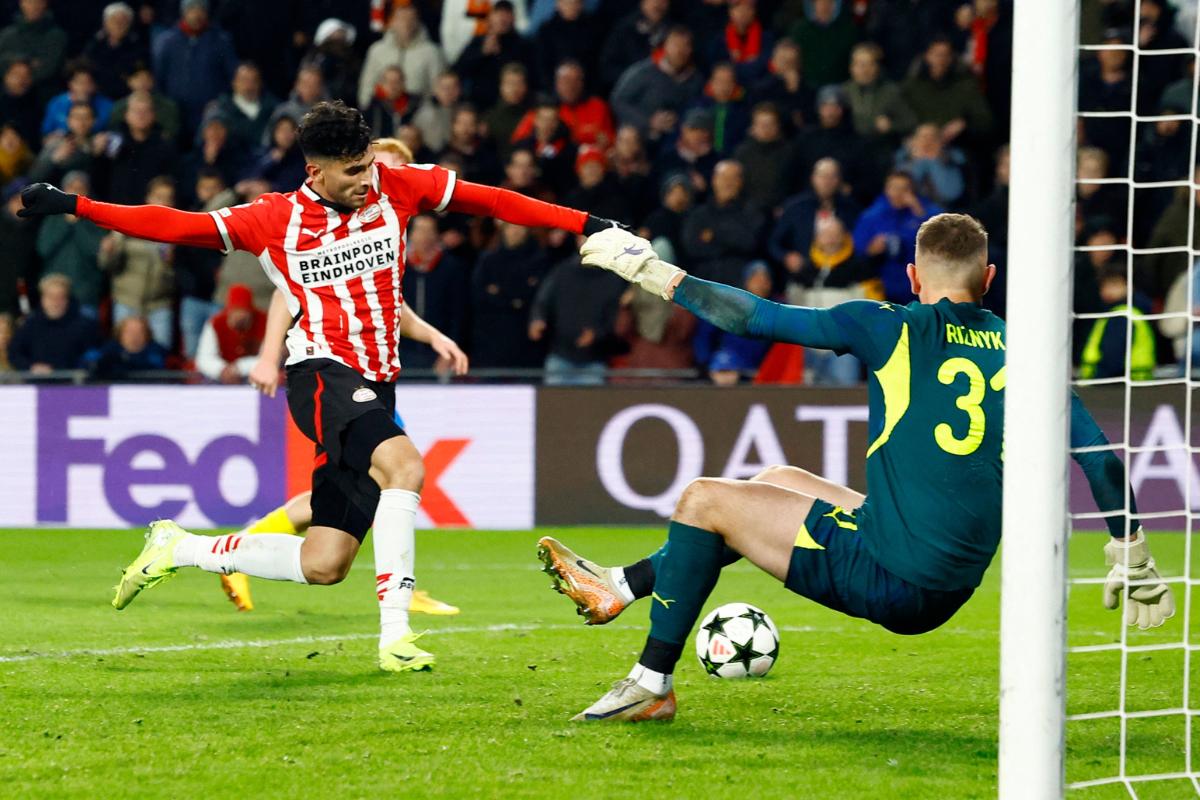 PSV Eindhoven — player action photograph