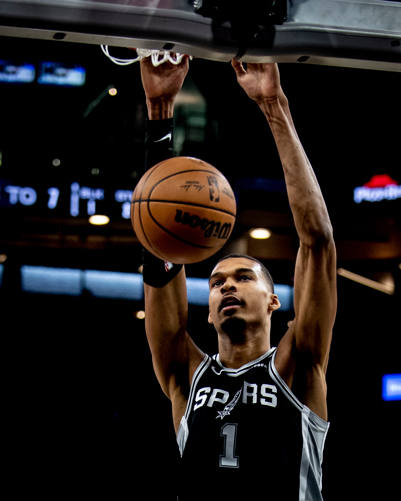 San Antonio Spurs — player action photograph