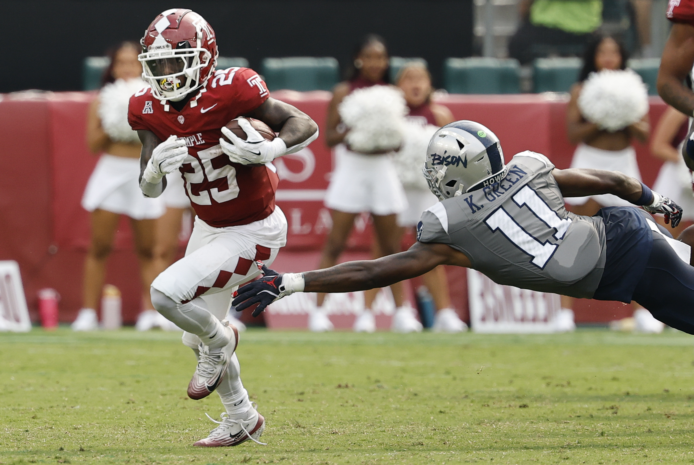 Temple Owls — player action photograph