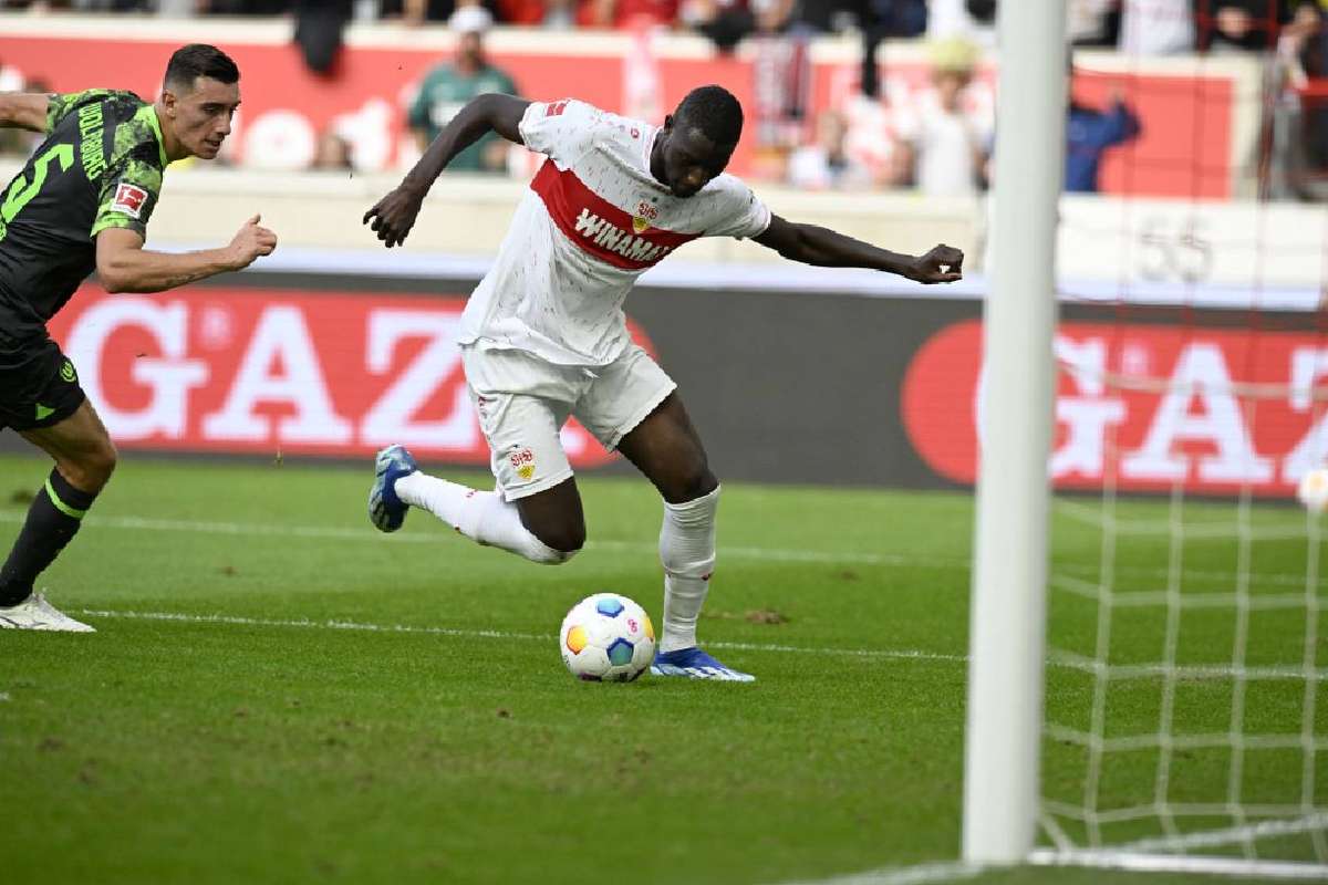 VfB Stuttgart — player action photograph